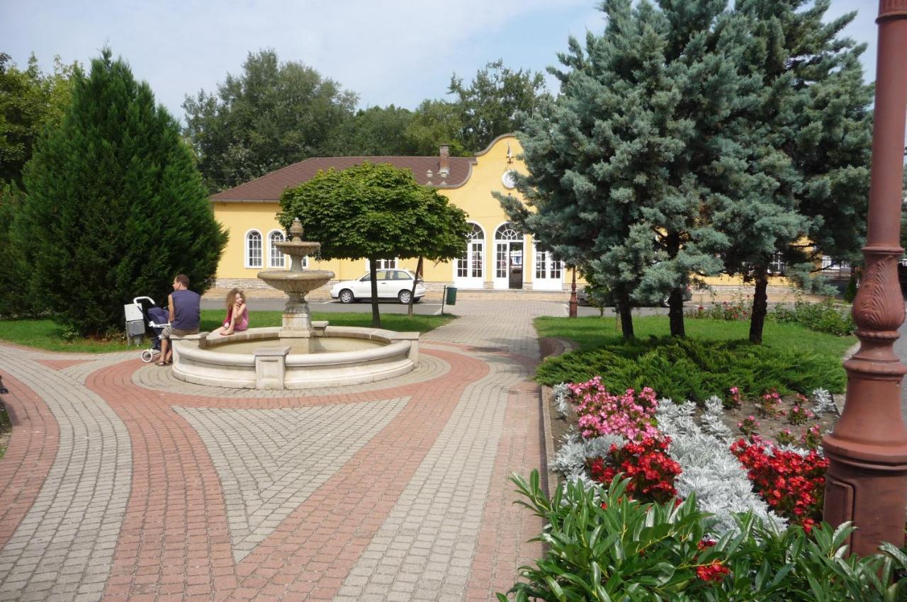 Balaton Art Guesthouse Balatonszárszó Dış mekan fotoğraf