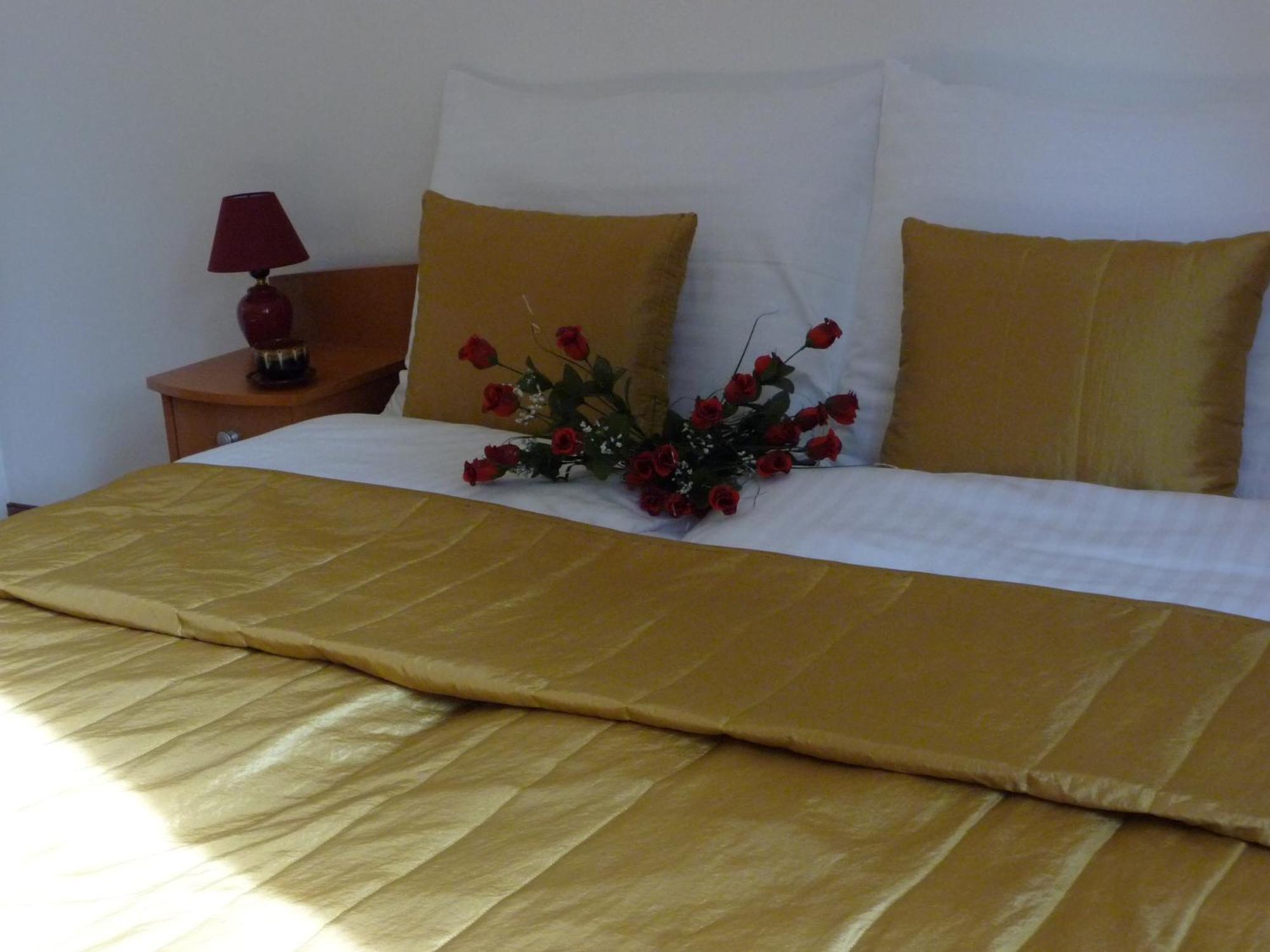 Balaton Art Guesthouse Balatonszárszó Dış mekan fotoğraf