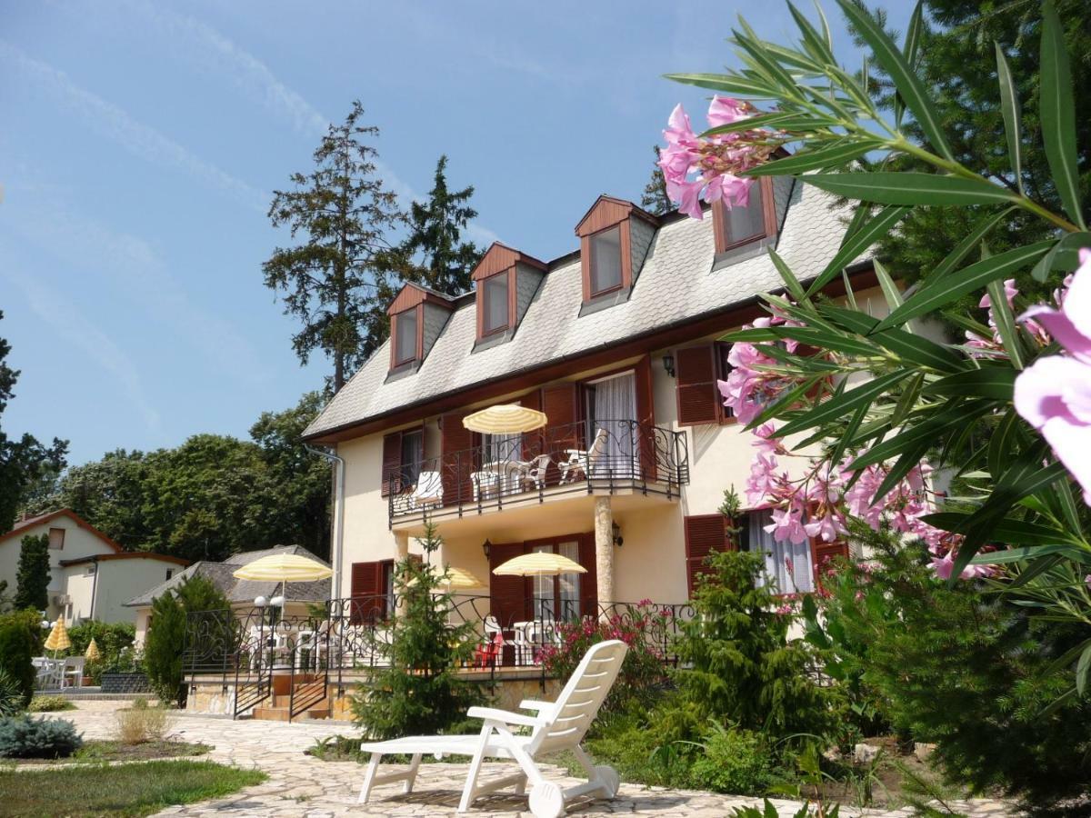 Balaton Art Guesthouse Balatonszárszó Dış mekan fotoğraf