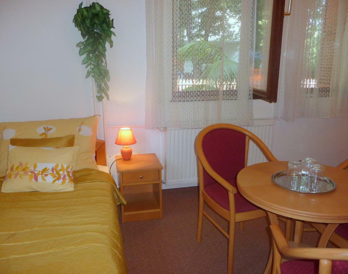 Balaton Art Guesthouse Balatonszárszó Dış mekan fotoğraf