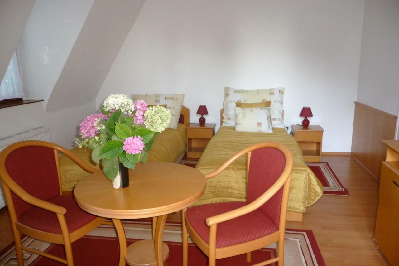Balaton Art Guesthouse Balatonszárszó Dış mekan fotoğraf